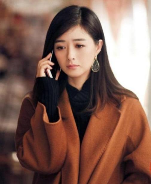 蒋欣直接喊王安宇“我儿子”蒋欣大胆喊话王安宇，我儿子！跨界合作的真挚情感与独特魅力)