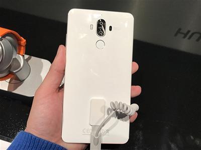 港版华为手机怎么充电